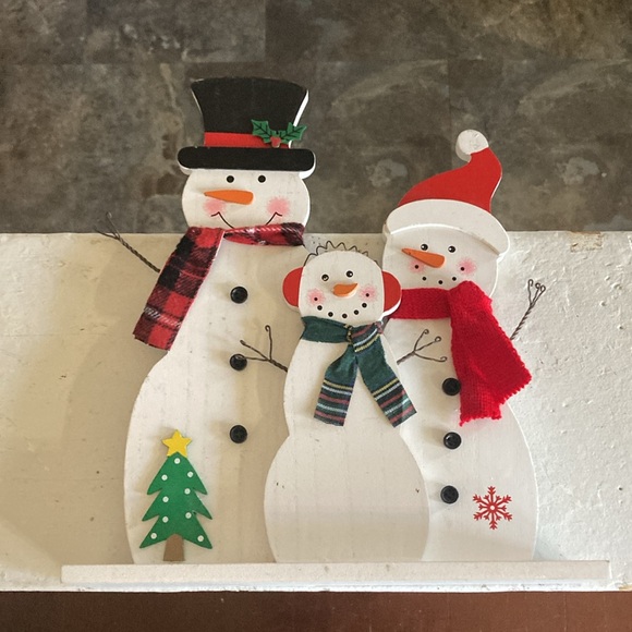 NWT- Precious Wooden Snowman ⛄️ Family Decoration Sign - Picture 16 of 17